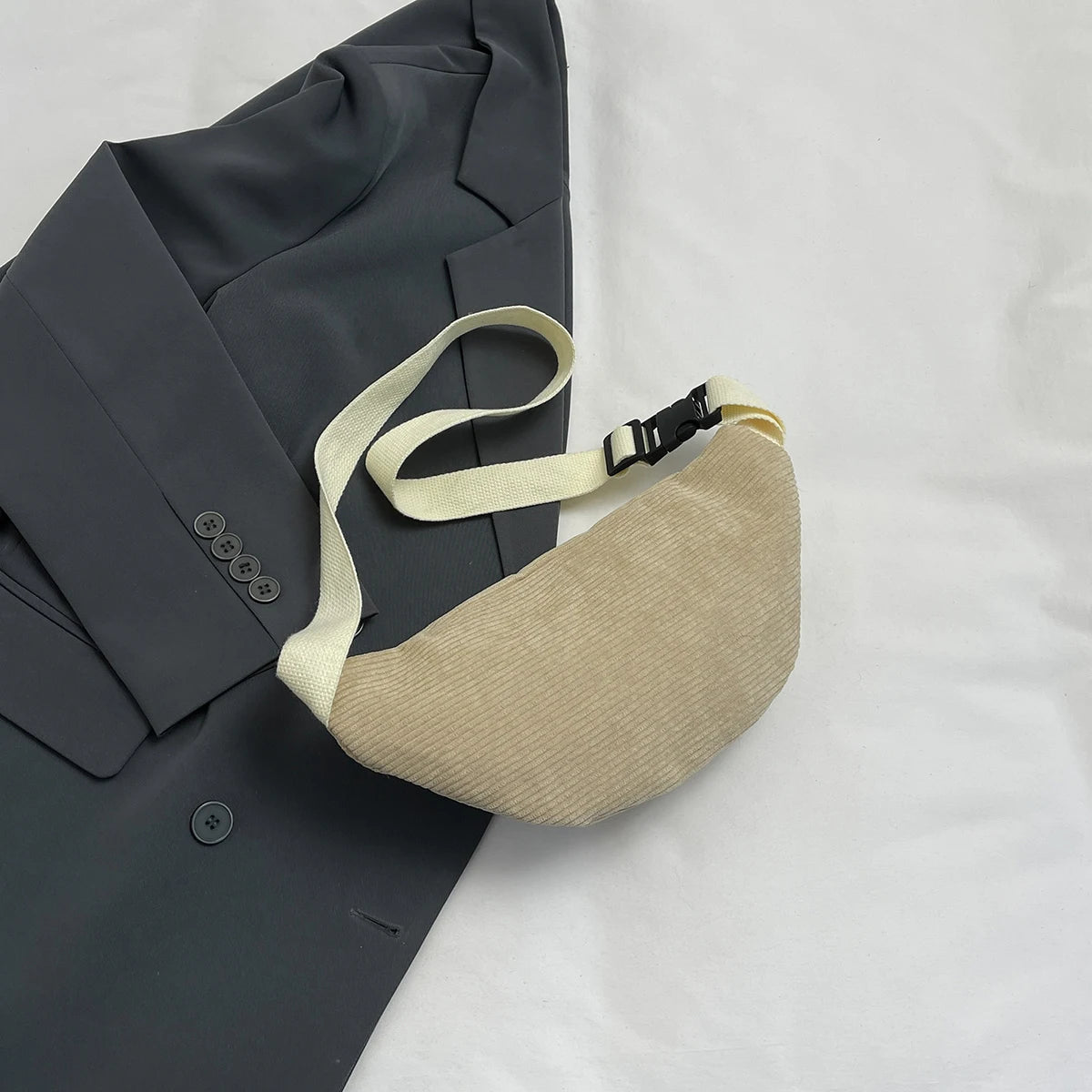 sac banane en velours côtelé chic Opaline