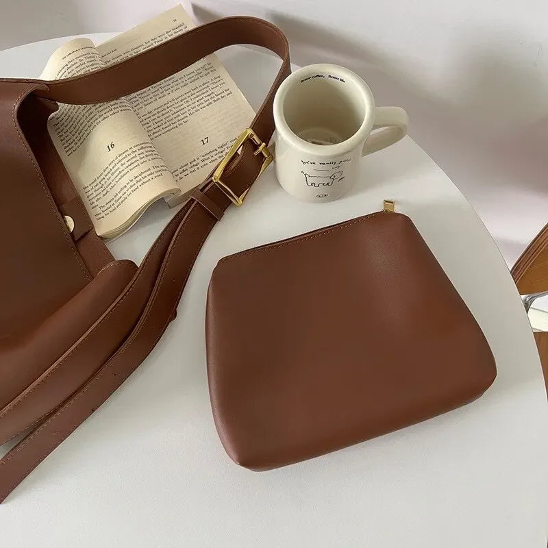 Sac épaule en cuir vegan avec pochette – Livia