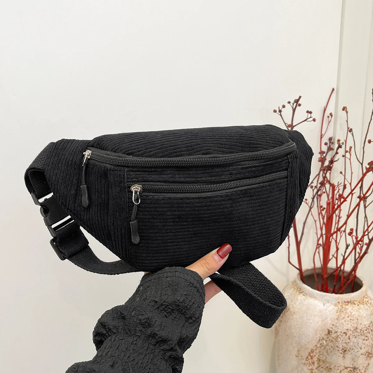 sac banane en velours côtelé chic Opaline