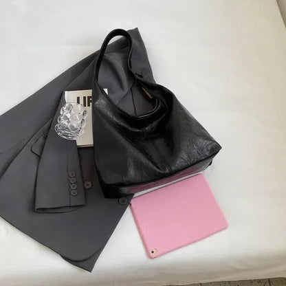 Grand sac à main Fourre-tout avec pochette, fermeture aimantée - Elvira