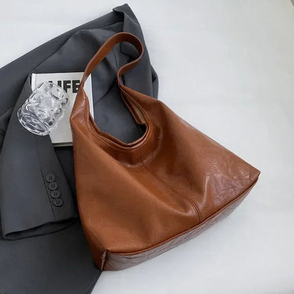 Grand sac à main Fourre-tout avec pochette, fermeture aimantée - Elvira