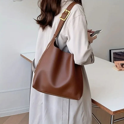 Sac épaule en cuir vegan avec pochette – Livia
