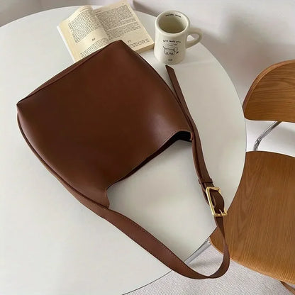Sac épaule en cuir vegan avec pochette – Livia