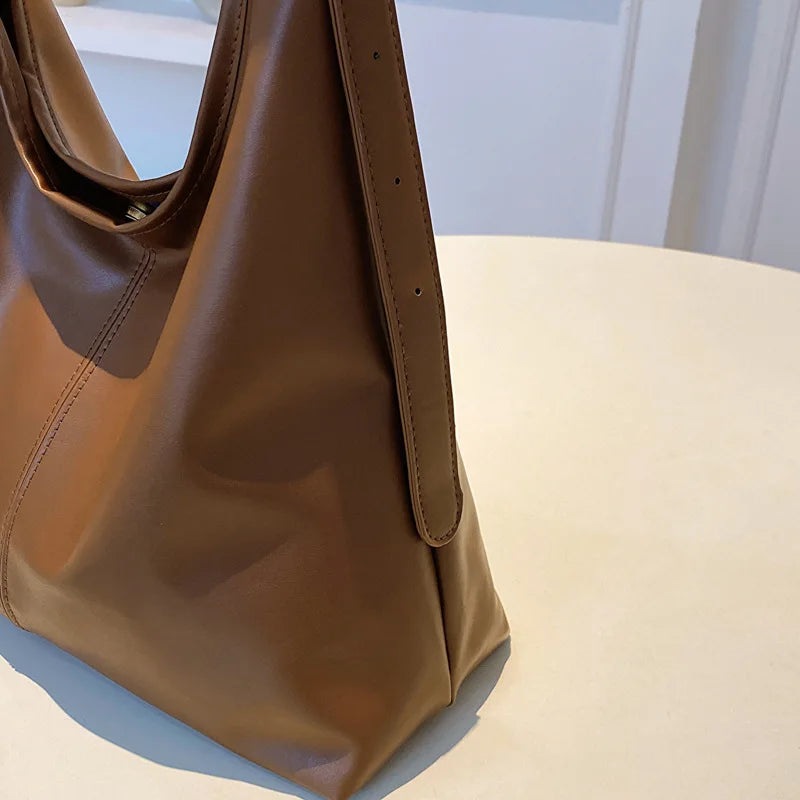Sac a main fourre tout en cuir femme - Elenya